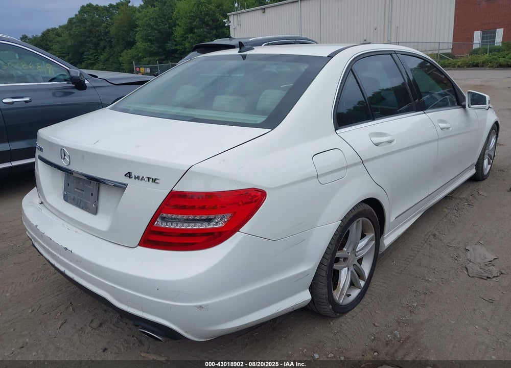 2012 MERCEDES-BENZ C CLASS VIN: WDDGF8BB6CA599470