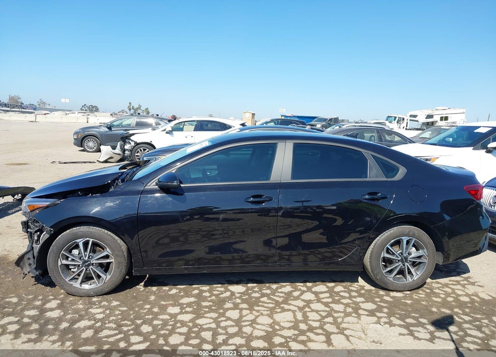 2023 KIA FORTE VIN: 3KPF24ADXPE641381