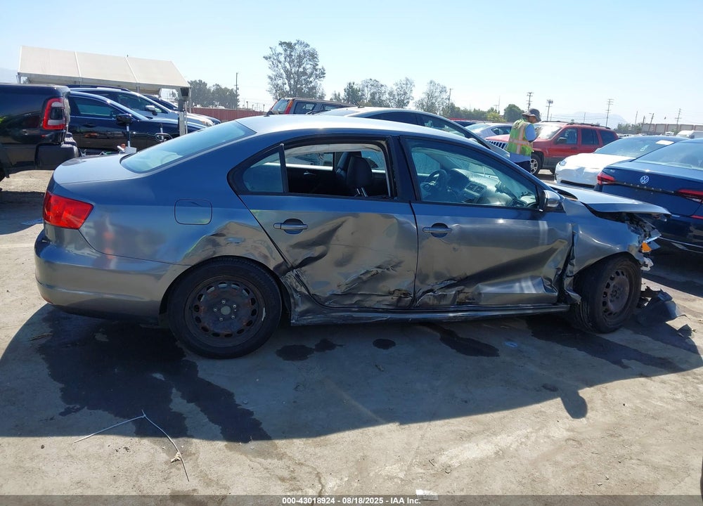 2011 VOLKSWAGEN JETTA VIN: 3VWDZ7AJ6BM309119