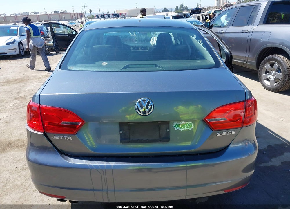 2011 VOLKSWAGEN JETTA VIN: 3VWDZ7AJ6BM309119