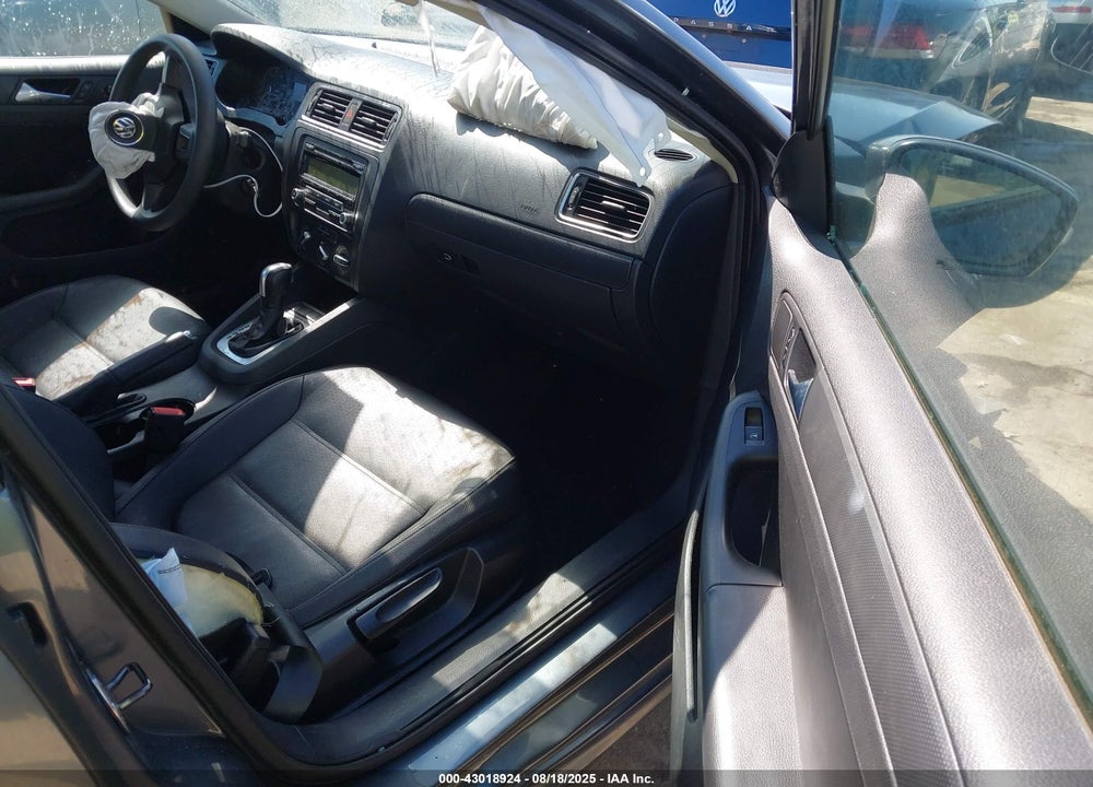 2011 VOLKSWAGEN JETTA VIN: 3VWDZ7AJ6BM309119