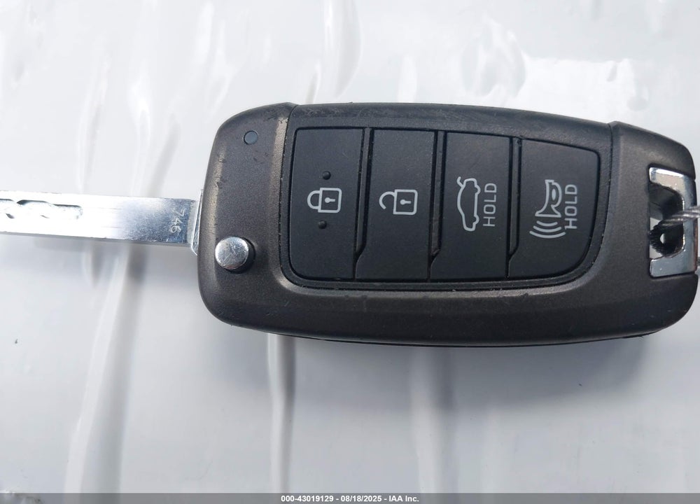 2019 HYUNDAI ACCENT VIN: 3KPC24A31KE085819