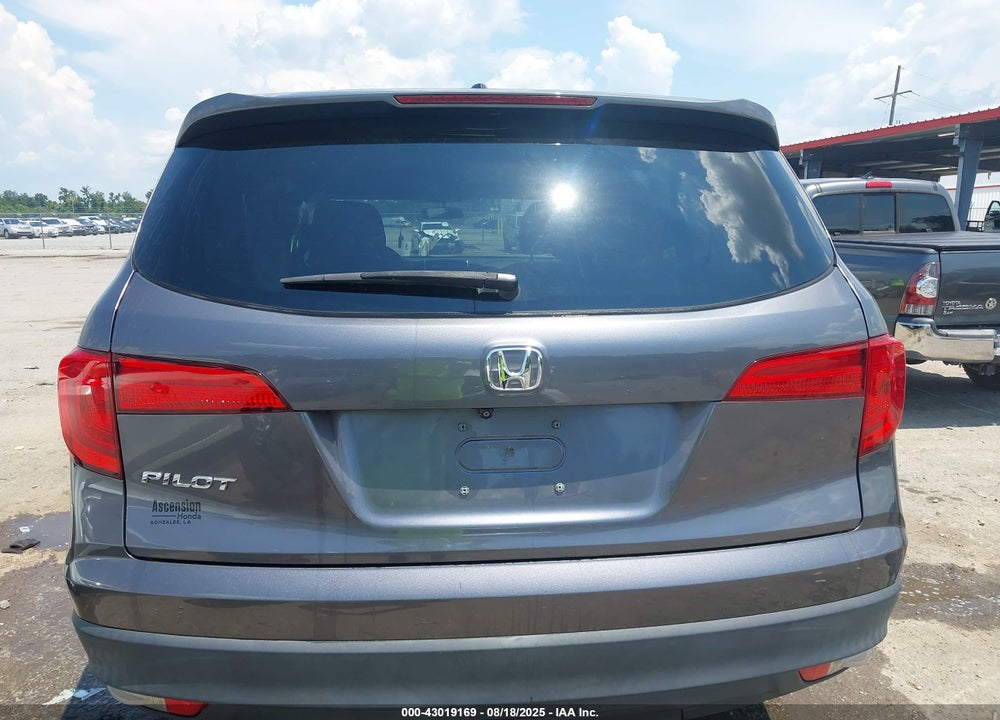 2018 HONDA PILOT VIN: 5FNYF5H32JB006978