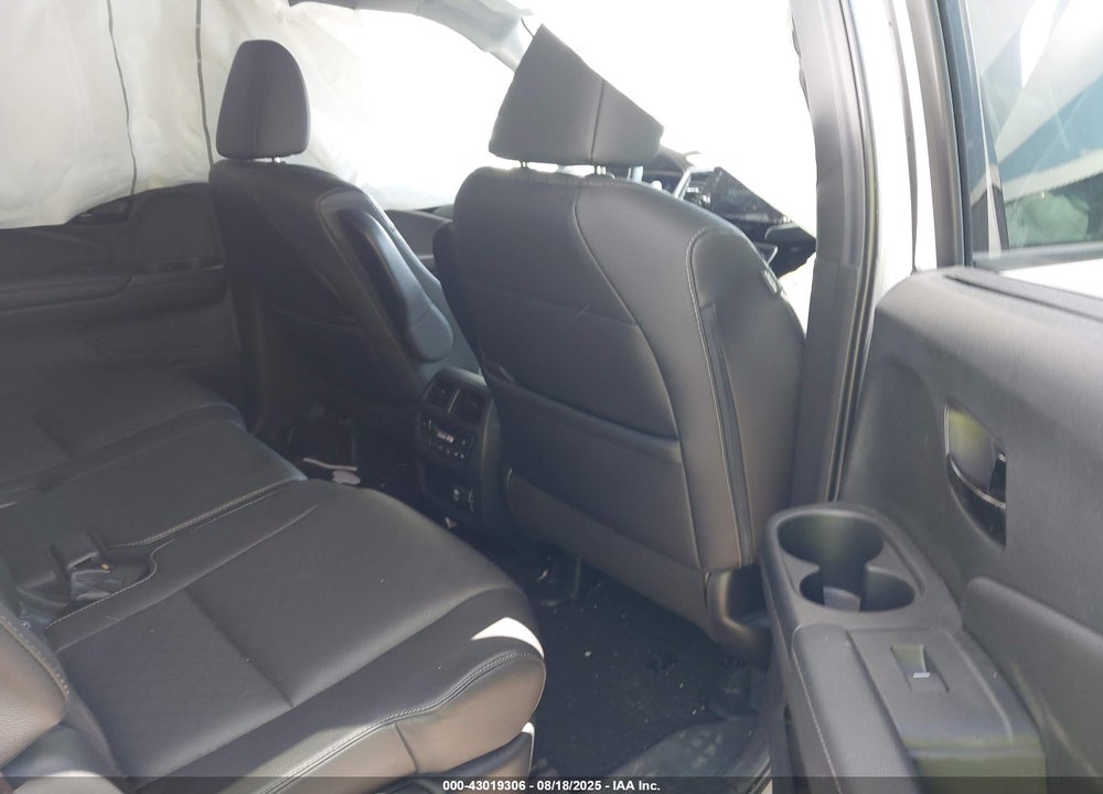 2023 HONDA PASSPORT VIN: 5FNYF8H01PB005336