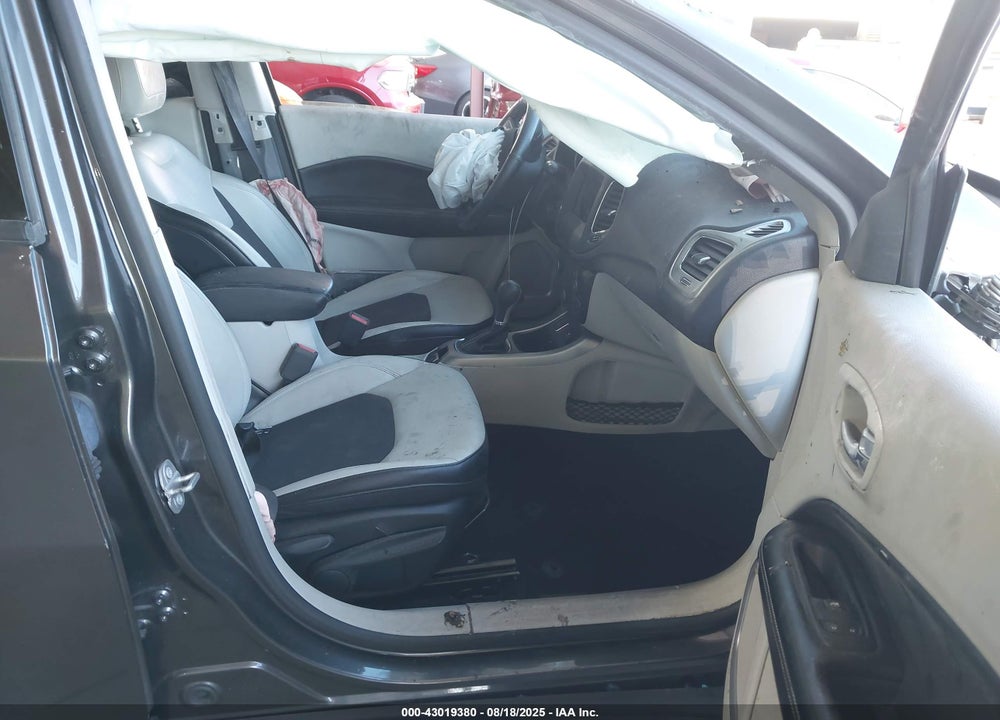 2017 JEEP NEW COMPASS LATITUDE FWD VIN: 3C4NJCBB1HT658797