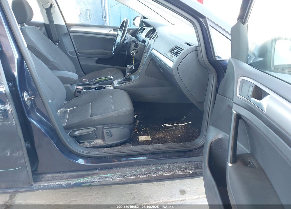 2017 VOLKSWAGEN GOLF VIN: 3VW217AU8HM035892