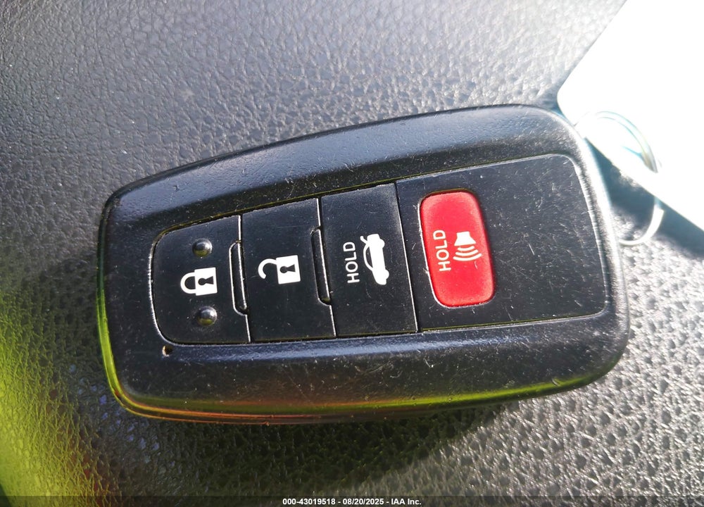 2018 TOYOTA CAMRY LE VIN: 4T1B11HK9JU503534
