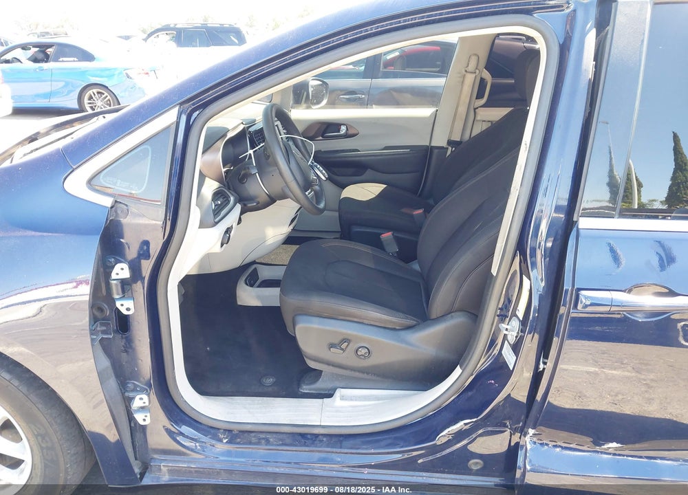 2017 CHRYSLER PACIFICA LX VIN: 2C4RC1CG3HR609209