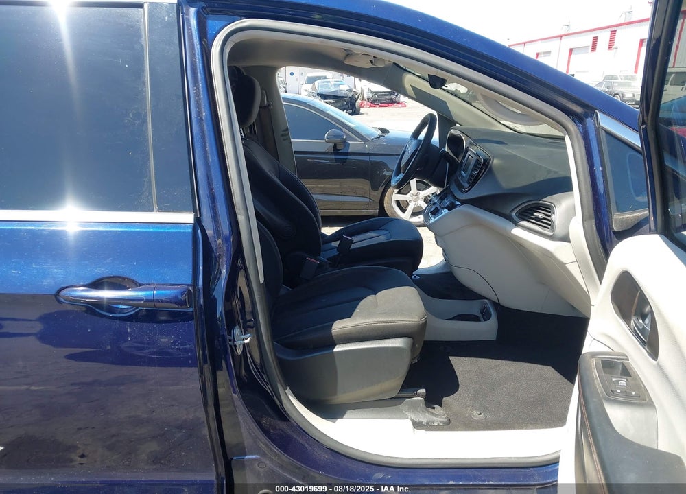 2017 CHRYSLER PACIFICA LX VIN: 2C4RC1CG3HR609209