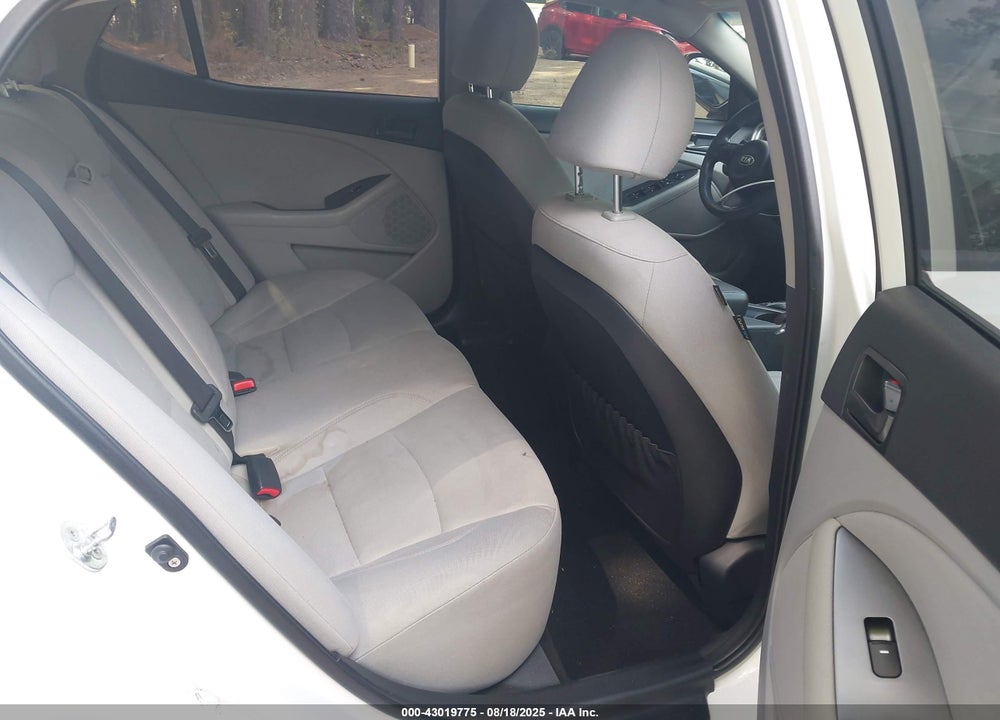 2015 KIA OPTIMA VIN: KNAGM4A71F5611444