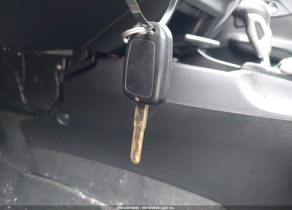 2015 HONDA CIVIC LX VIN: 19XFB2F55FE283403