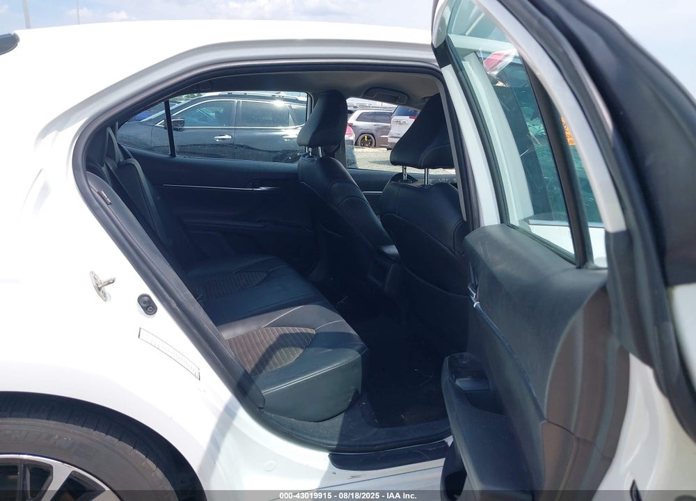 2020 TOYOTA CAMRY SE VIN: 4T1G11AK0LU331395