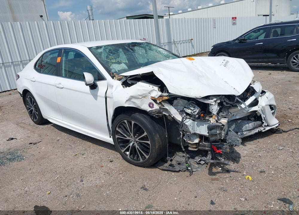 2020 TOYOTA CAMRY SE VIN: 4T1G11AK0LU331395