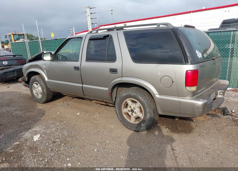 1998 CHEVROLET BLAZER VIN: 1GNDT13W6W2173668