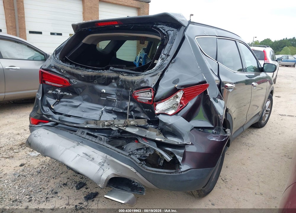 2017 HYUNDAI SANTA FE VIN: 5XYZU3LB1HG489475