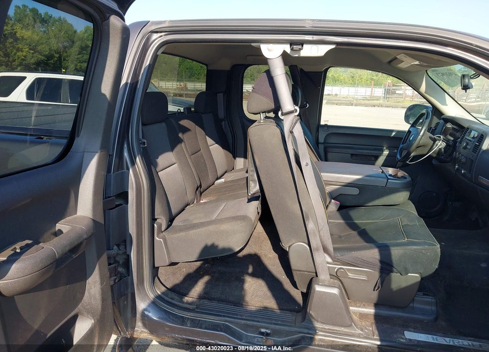 2010 CHEVROLET SILVERADO 1500 VIN: 1GCSKSE35AZ136817