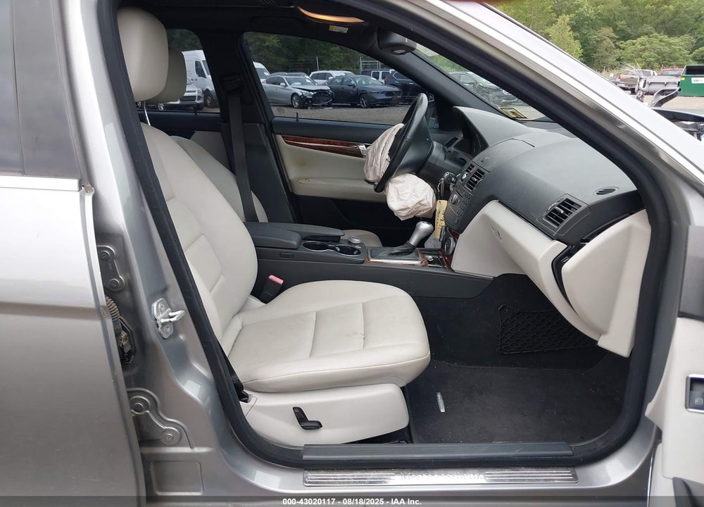 2010 MERCEDES-BENZ C CLASS VIN: WDDGF8BB9AR125477
