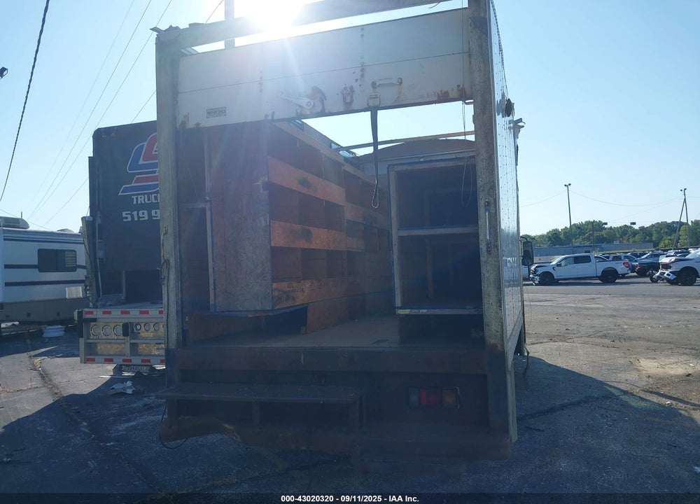 2015 ISUZU NPR DSL REG AT VIN: JALC4W161F7002569