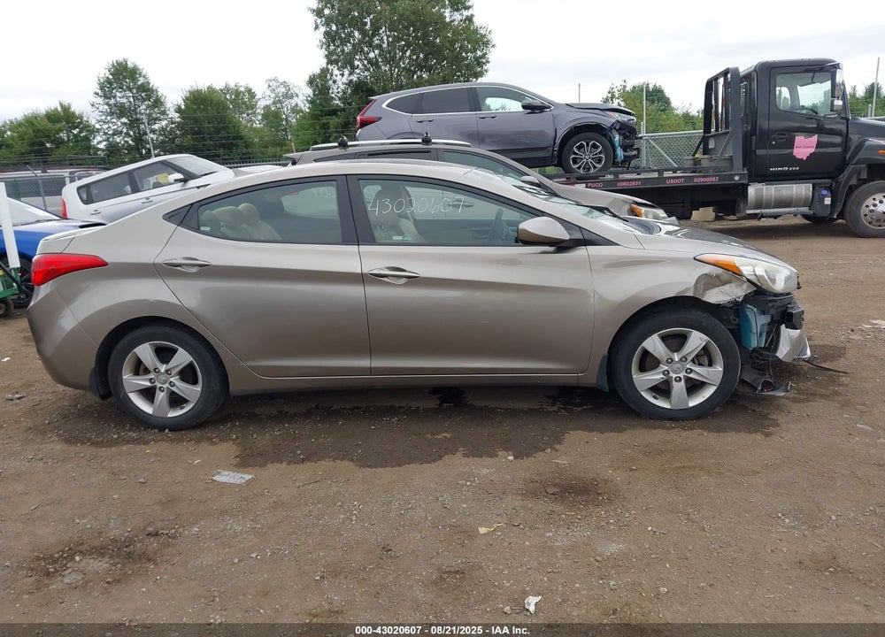 2013 HYUNDAI ELANTRA VIN: 5NPDH4AE1DH284775