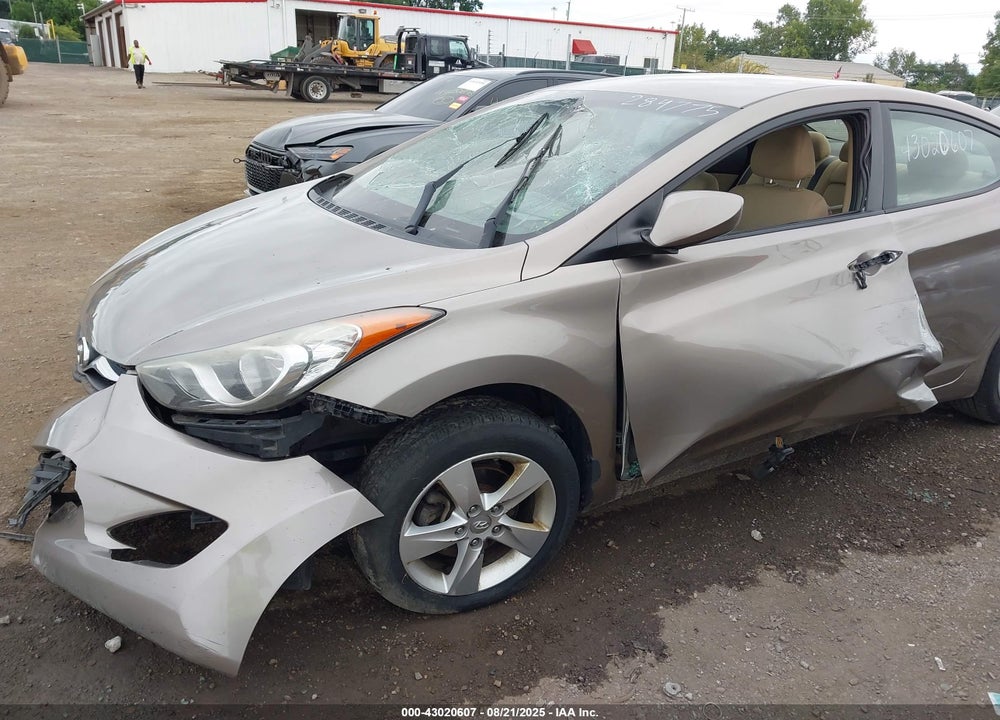2013 HYUNDAI ELANTRA VIN: 5NPDH4AE1DH284775