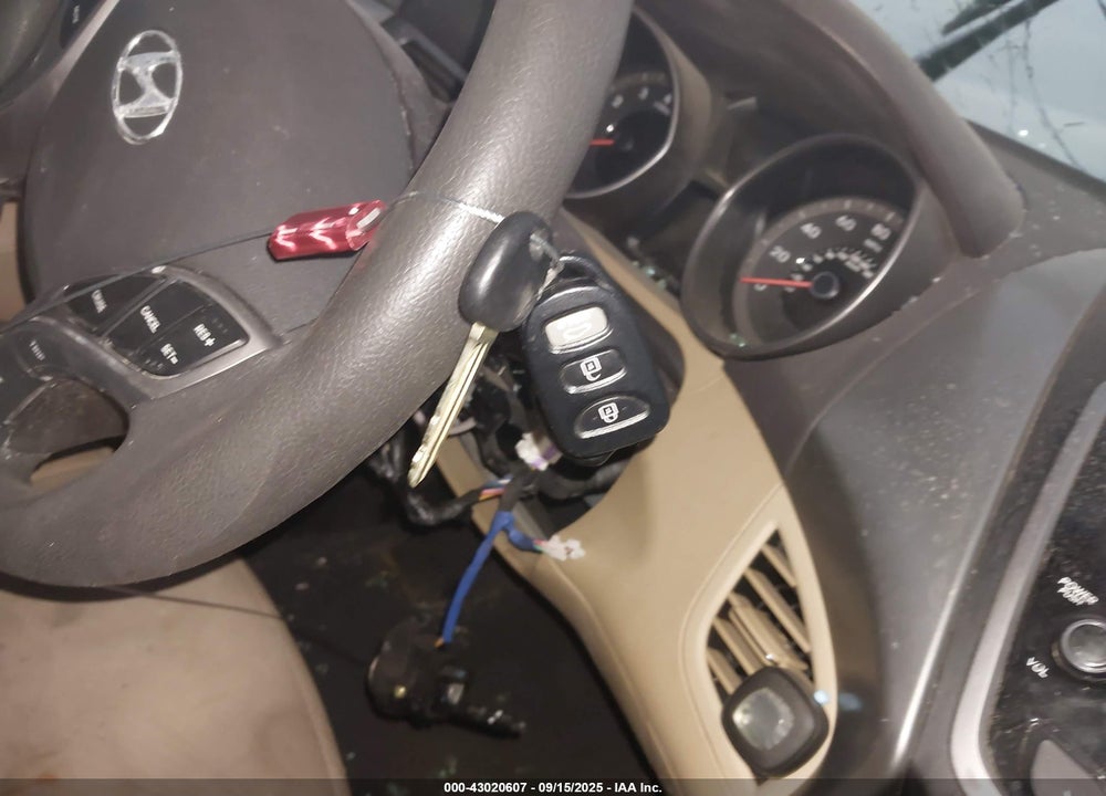 2013 HYUNDAI ELANTRA VIN: 5NPDH4AE1DH284775