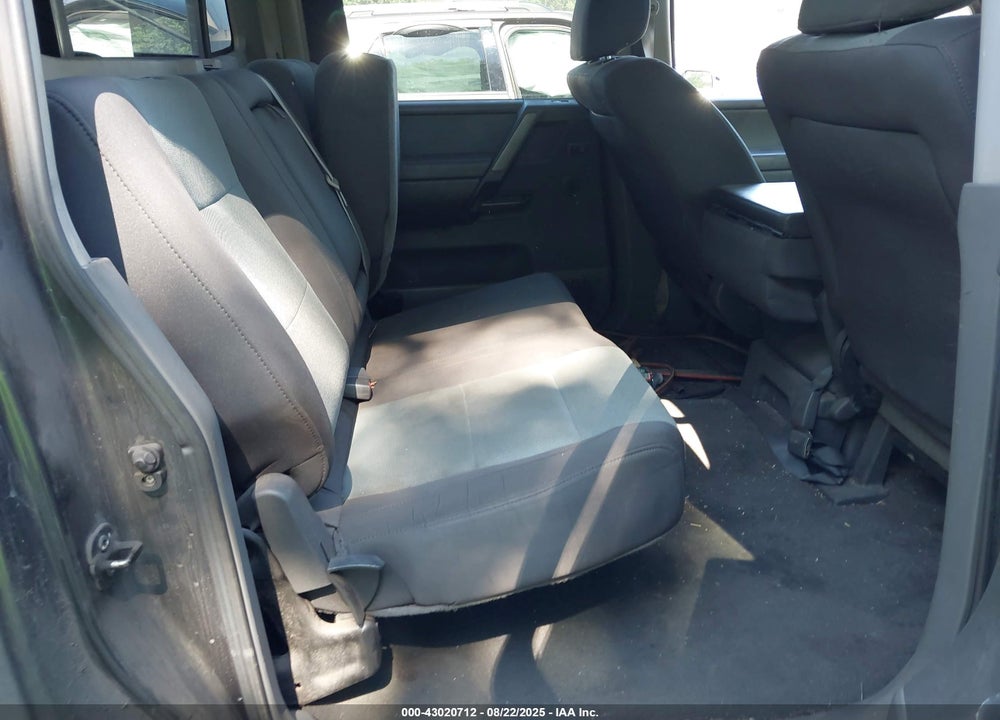 2005 NISSAN TITAN XE VIN: 1N6AA07B35N555993