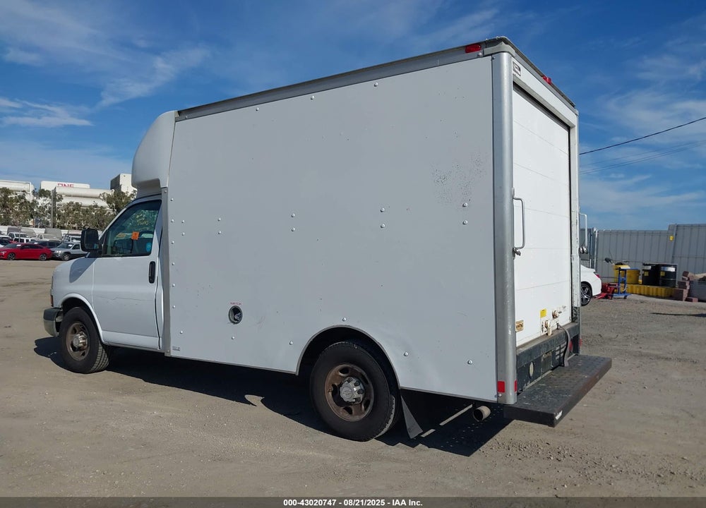 2015 CHEVROLET EXPRESS CUTAWAY 3500 VIN: 1GB0G2CF9F1132687