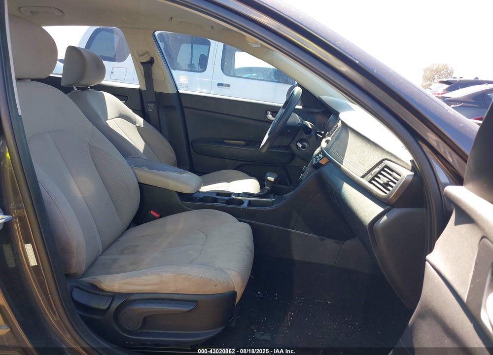 2017 KIA OPTIMA LX VIN: KNAGT4L38H5172680