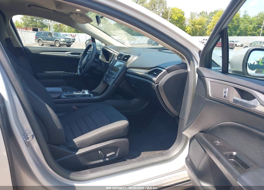 2017 FORD FUSION VIN: 3FA6P0H72HR411022