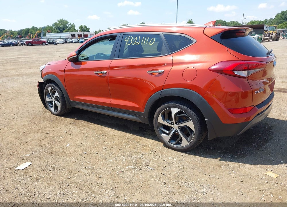2016 HYUNDAI TUCSON VIN: KM8J33A28GU205402