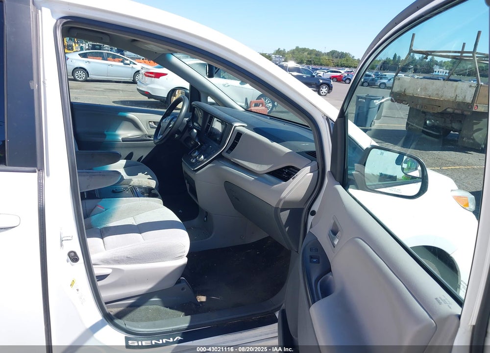 2015 TOYOTA SIENNA LE 8 PASSENGER VIN: 5TDKK3DCXFS604928