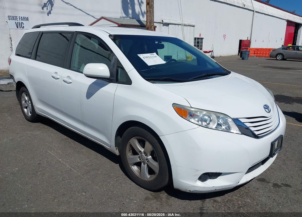 2015 TOYOTA SIENNA LE 8 PASSENGER VIN: 5TDKK3DCXFS604928