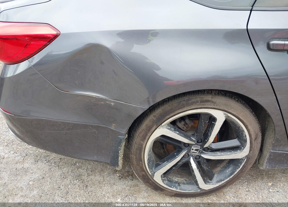 2019 HONDA ACCORD VIN: 1HGCV1F38KA148000