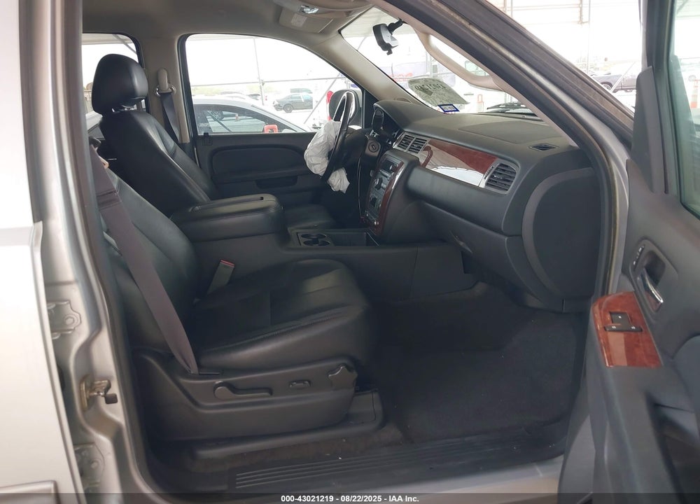 2013 CHEVROLET SUBURBAN 1500 VIN: 1GNSCJE03DR250484