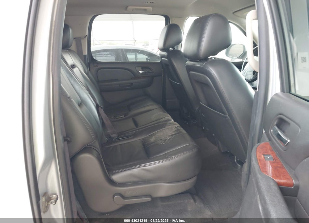 2013 CHEVROLET SUBURBAN 1500 VIN: 1GNSCJE03DR250484