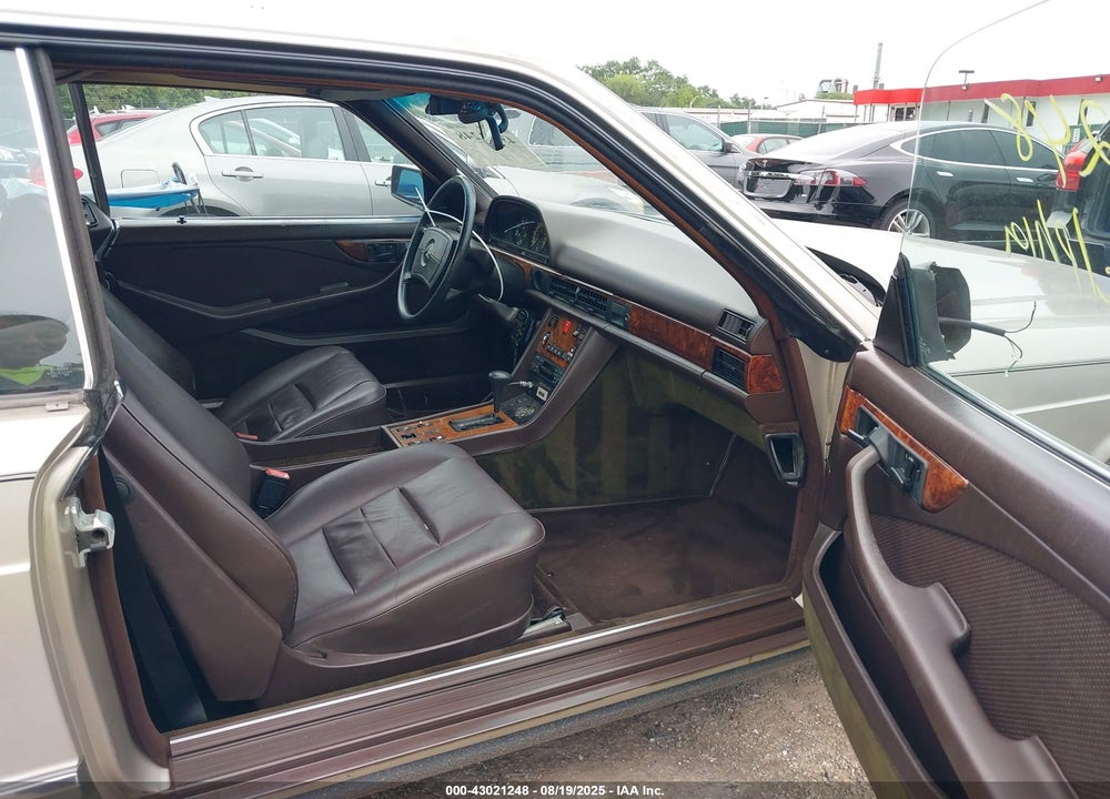 1985 MERCEDES-BENZ 500 SEC VIN: WDBCA44D3FA133528