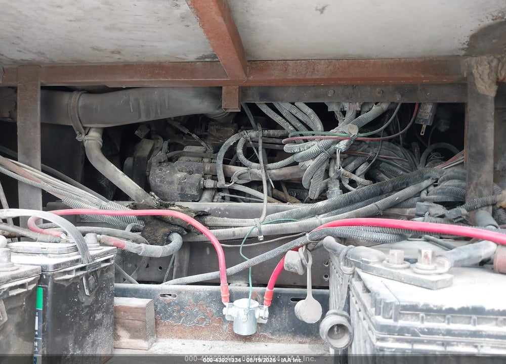 2000 FREIGHTLINER CHASSIS X LINE MOTOR HOME VIN: 4UZ6XFBA8YCH36143