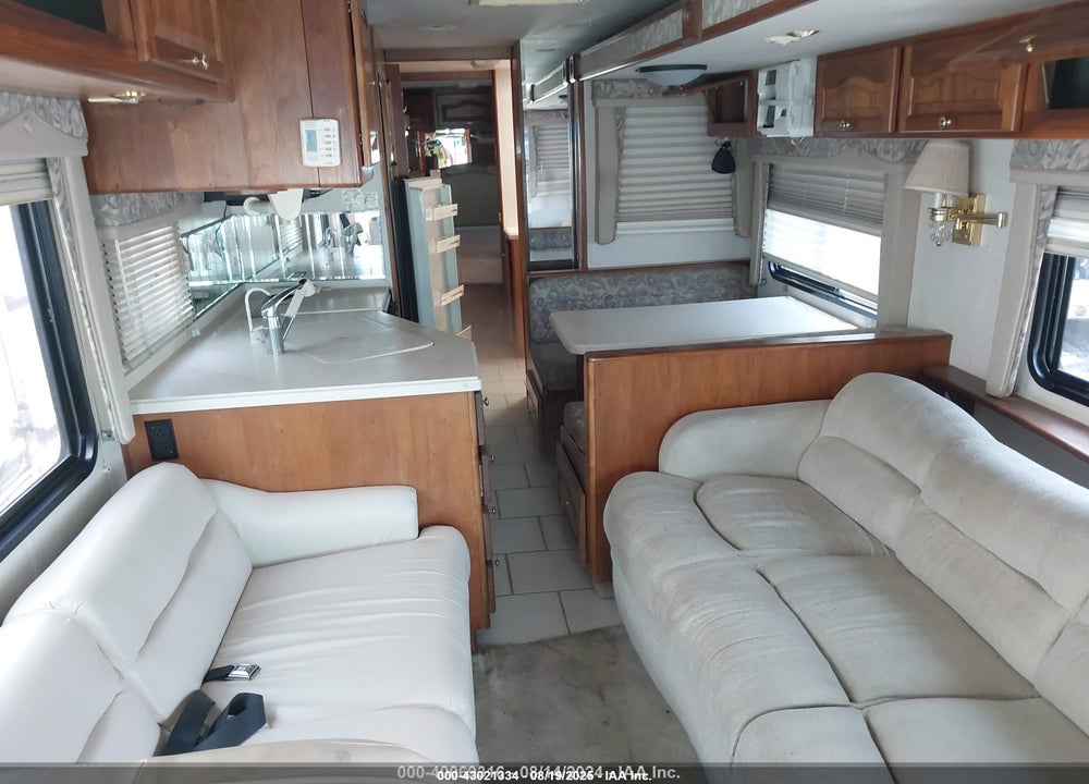 2000 FREIGHTLINER CHASSIS X LINE MOTOR HOME VIN: 4UZ6XFBA8YCH36143
