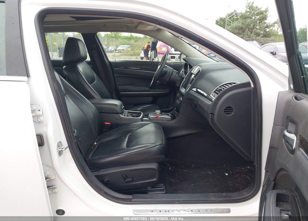 2016 CHRYSLER 300 VIN: 2C3CCAEG5GH358107
