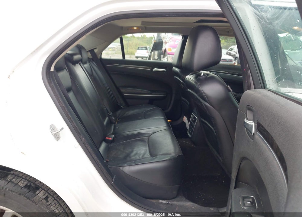 2016 CHRYSLER 300 VIN: 2C3CCAEG5GH358107