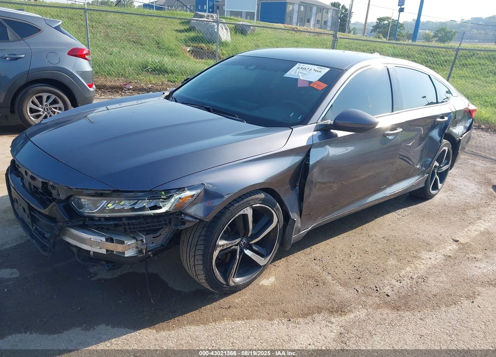2018 HONDA ACCORD VIN: 1HGCV1F34JA197595