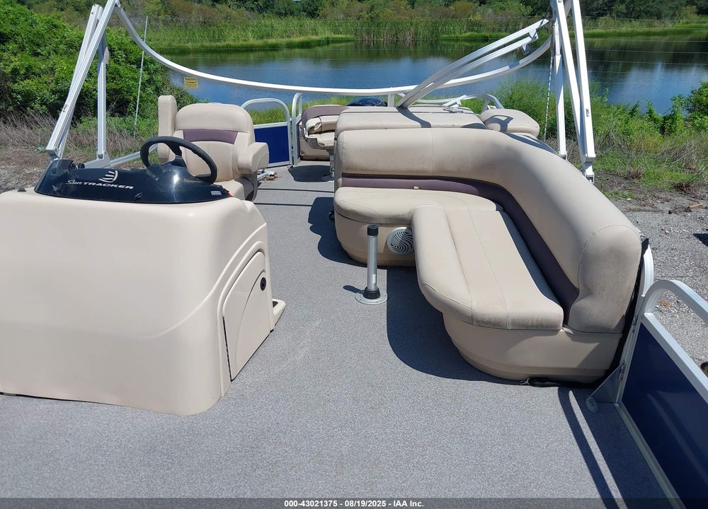 2017 SUNTRACKER OTHER VIN: BUJ47500K617