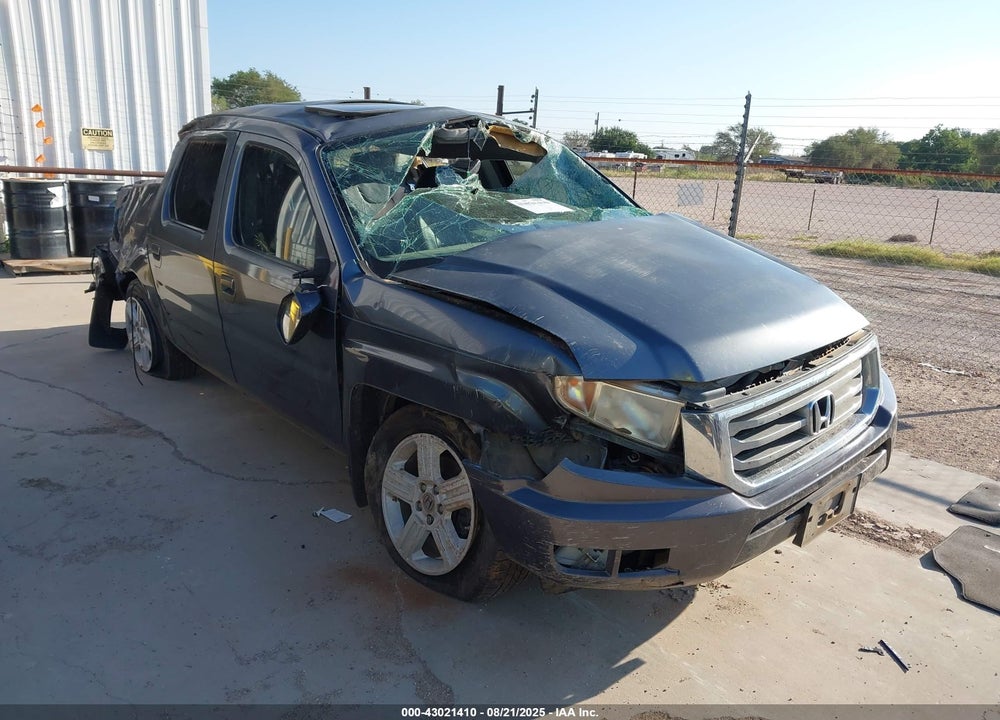 2014 HONDA RIDGELINE RTL VIN: 5FPYK1F58EB003167