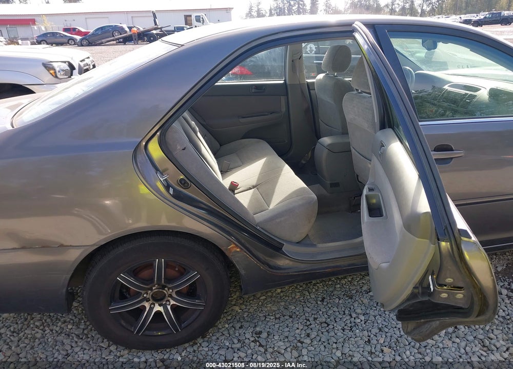 2002 TOYOTA CAMRY LE VIN: JTDBE32K020060079