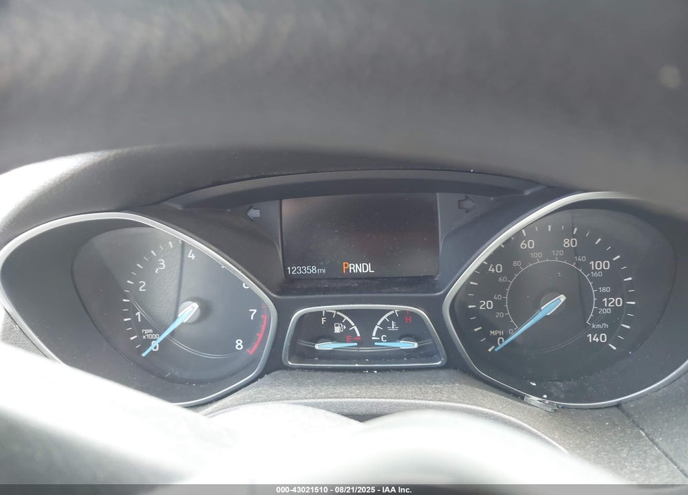 2015 FORD FOCUS VIN: 1FADP3K2XFL300901