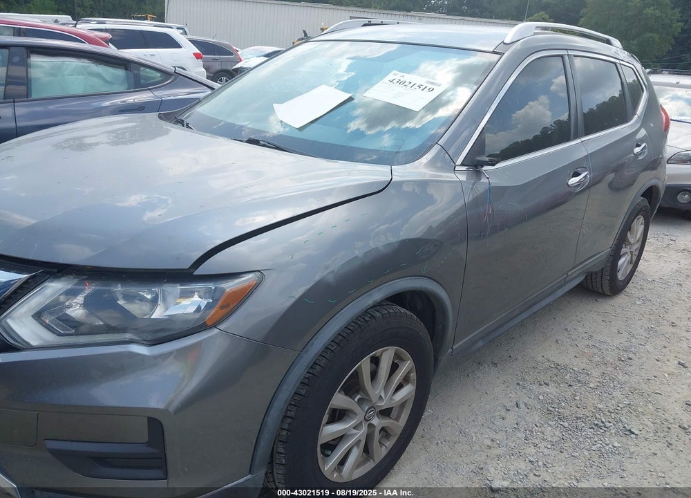 2018 NISSAN ROGUE VIN: KNMAT2MT2JP573924