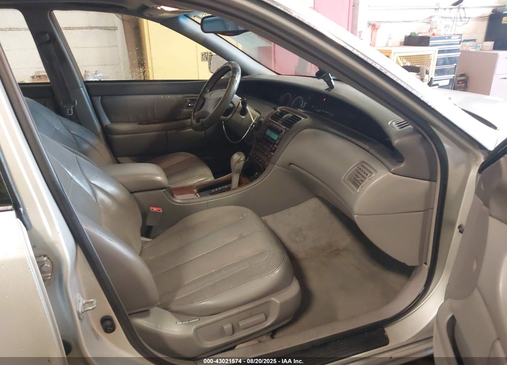2000 TOYOTA AVALON XLS VIN: 4T1BF28B5YU039563