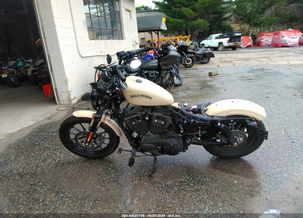 2014 HARLEY-DAVIDSON XL883 IRON 883 VIN: 1HD4LE218EC437308