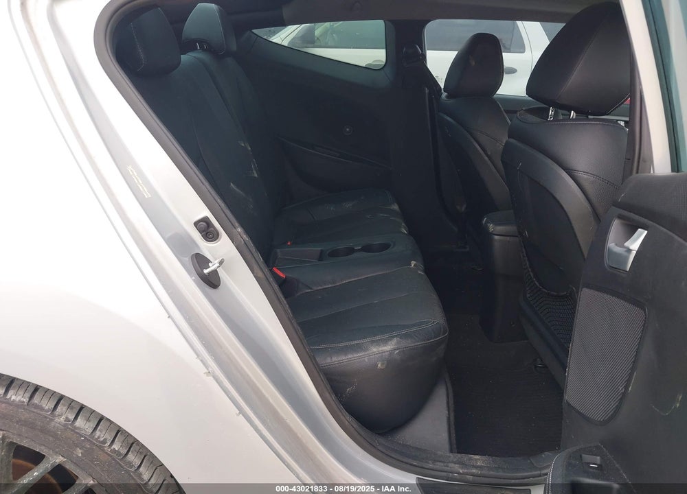 2015 HYUNDAI VELOSTER VIN: KMHTC6AE6FU243357