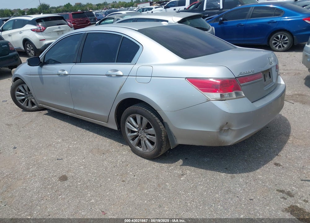2011 HONDA ACCORD VIN: 1HGCP2F88BA120743